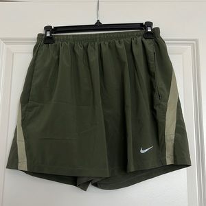Nike running shorts 5in